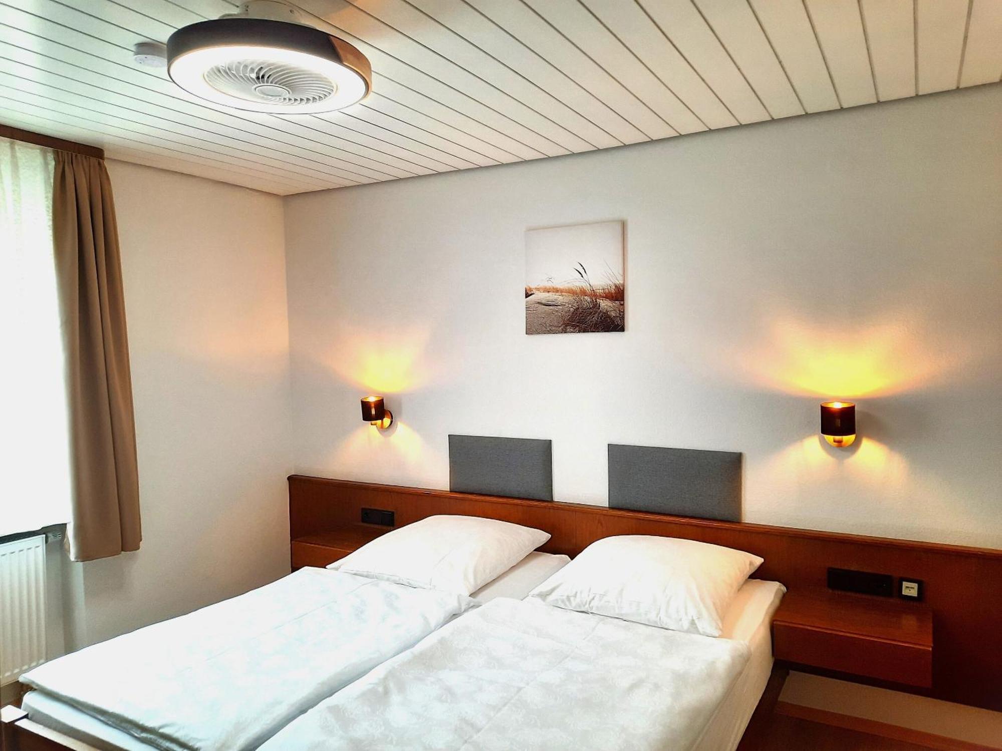 Landgasthof Gruener Baum Regnitzlosau エクステリア 写真